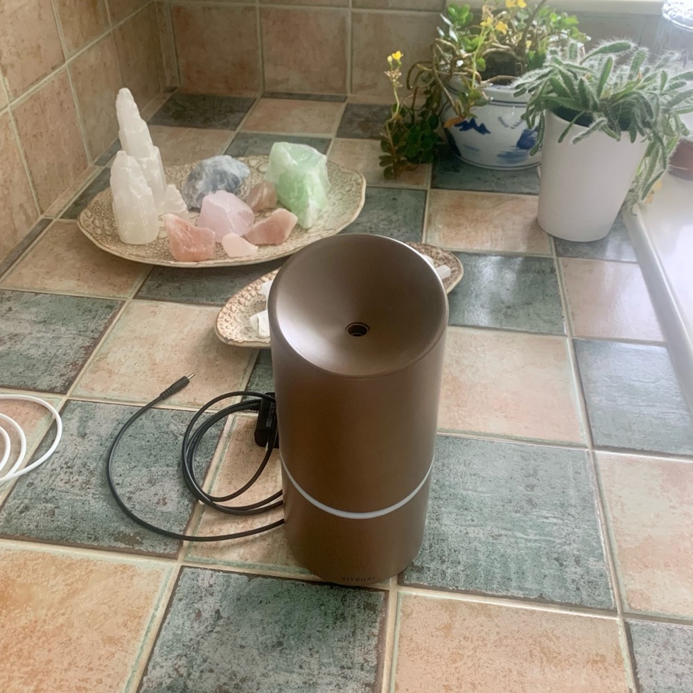 Vitruvi Stay Diffuser for essential oils